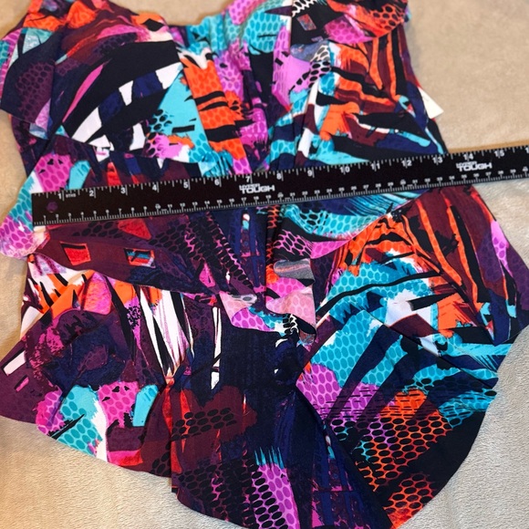 NWT Magicsuit by Miracle Suit Cypress Rita Tankini) top only) size 8 - Picture 7 of 11